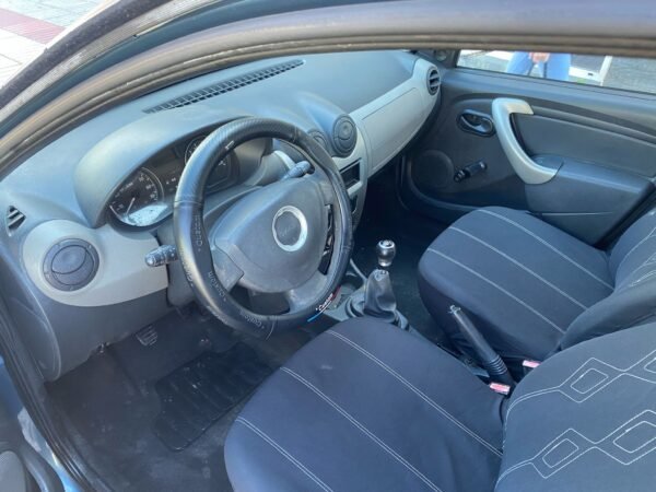 DACIA Sandero Ambiance 1.2 16v 75cv - Imagen 5