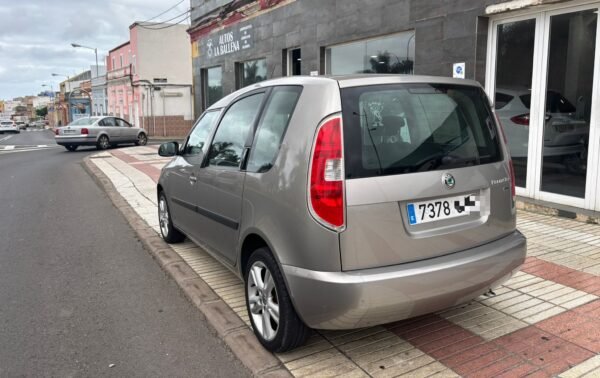 SKODA Roomster 1.6i 16v 105cv Scout - Imagen 6
