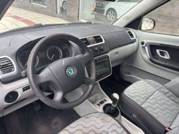 SKODA Roomster 1.6i 16v 105cv Scout - Imagen 3