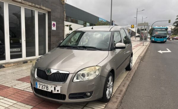 SKODA Roomster 1.6i 16v 105cv Scout - Imagen 2