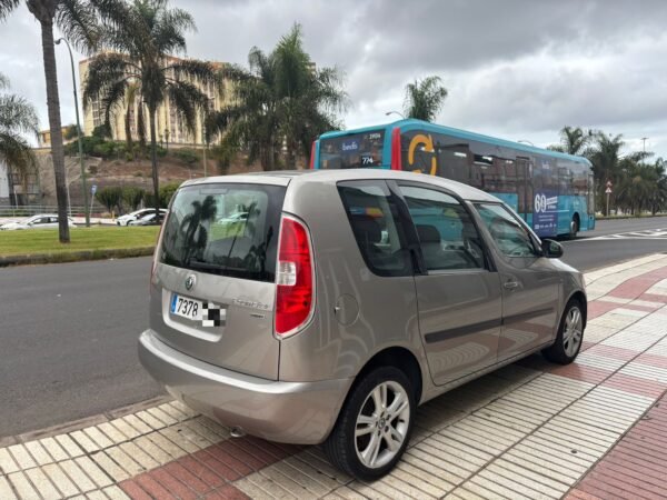 SKODA Roomster 1.6i 16v 105cv Scout - Imagen 4