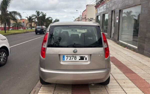 SKODA Roomster 1.6i 16v 105cv Scout - Imagen 8